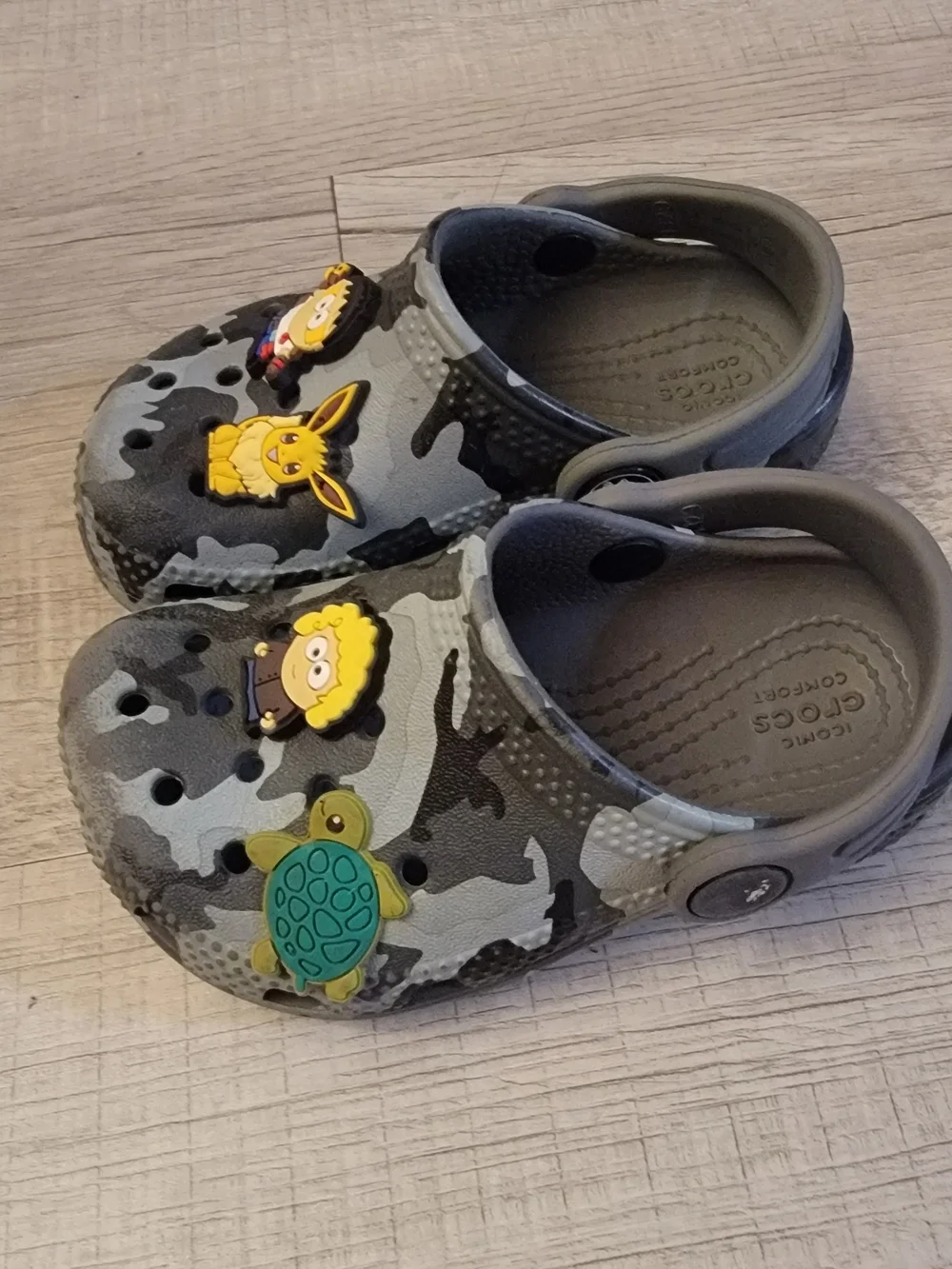 CROCS Kids' Gray Camouflage Clog Sandals with Charms